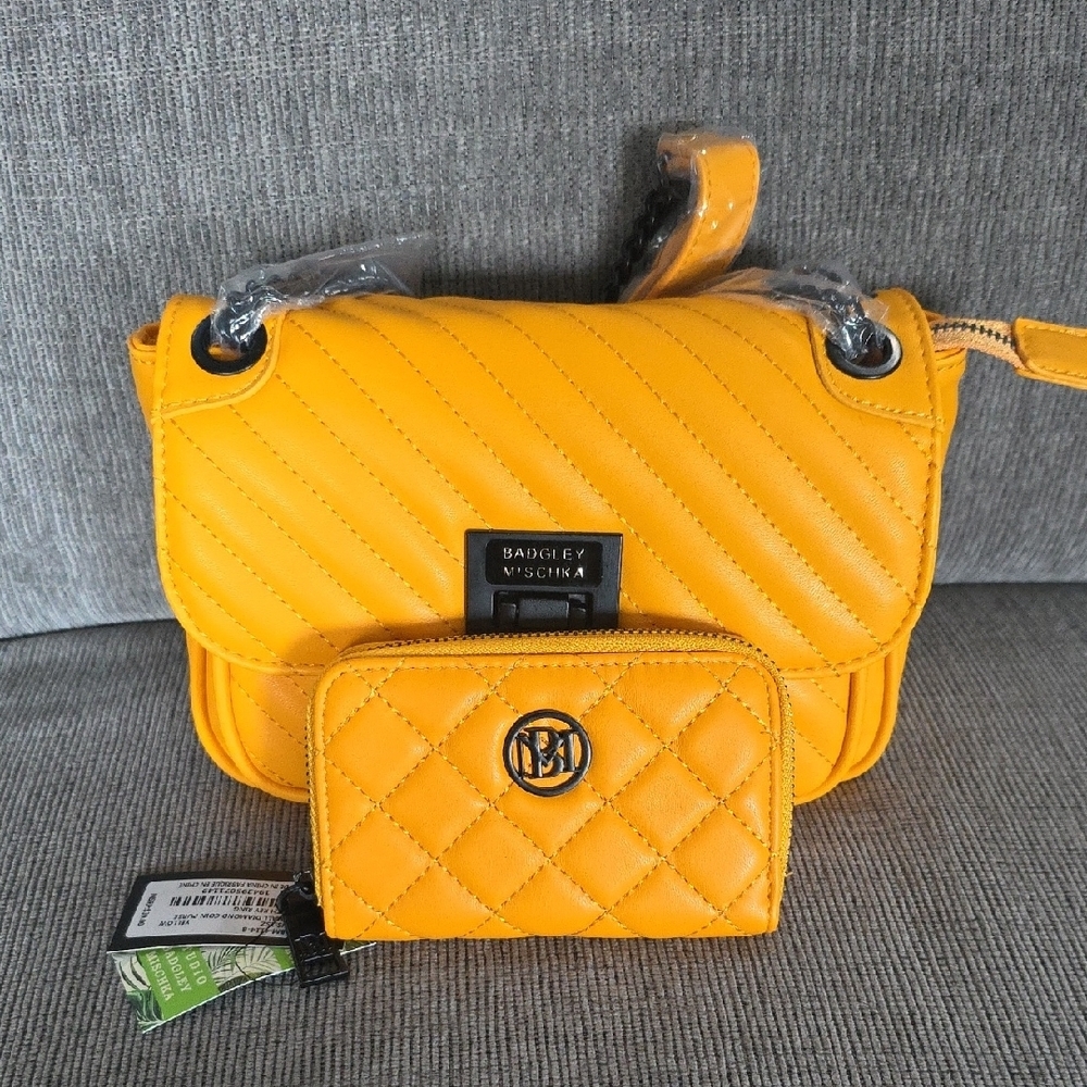 Badgley Mischka Quilted Crossbody Bag And Coinpurse Set, NWT - Picture 12 of 12